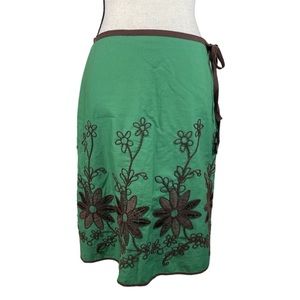Max Studio Embroidered Skirt Floral Y2K Size 4